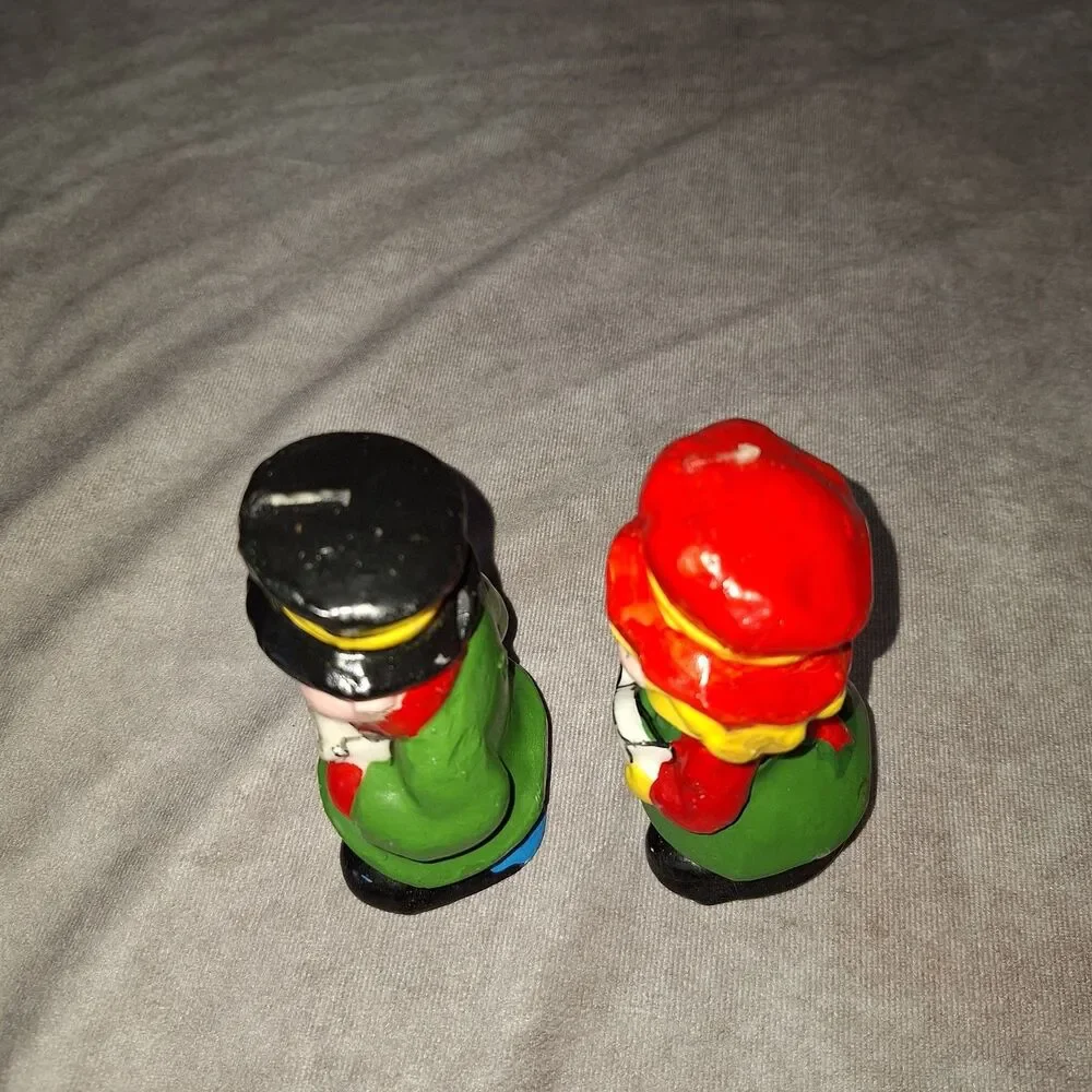 1981 Vtg Christmas Candles - Carolers Novelty Figural Candles Lot of 2